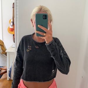 Distressed cropped crew neck